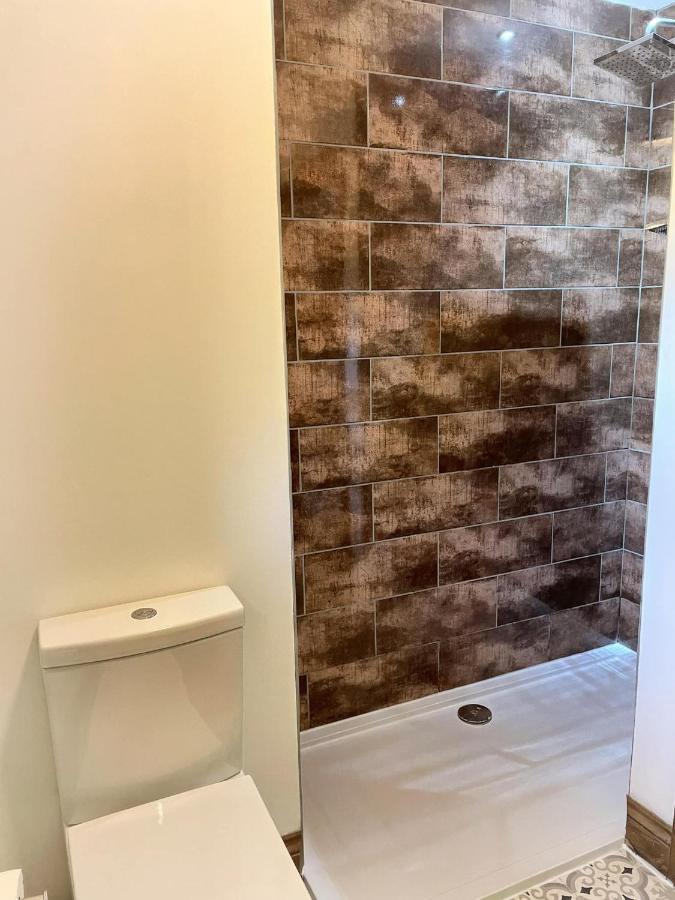 Bluestone-hot Tub-woodlandlodges-pembrokeshire-tenby *